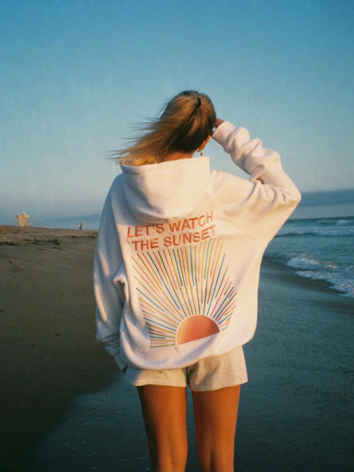 Sunset Graphic Oversized Hoodie | Cozy & Stylish | Relaxed Fit