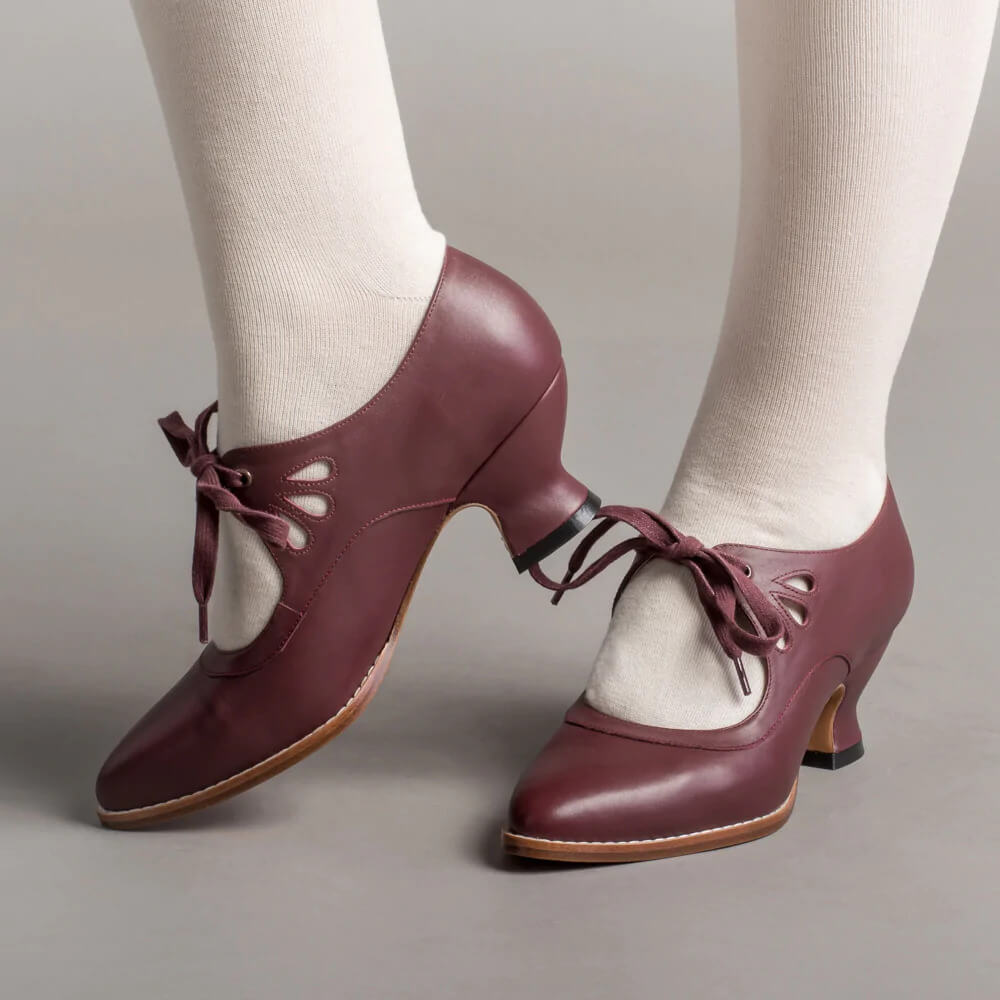 Vintage Lace-Up Leather Shoes | Retro Elegance | Comfortable Low Heel