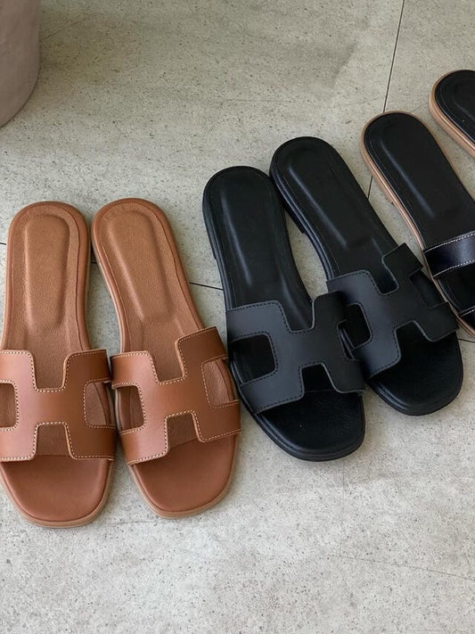 Minimalist Flat Sandals | Cut-Out Design | Elegant & Comfortable