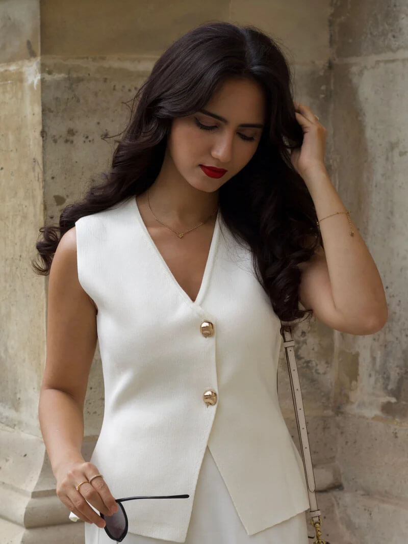 Sleeveless Buttoned Vest | Elegant & Timeless | Chic Layering Piece