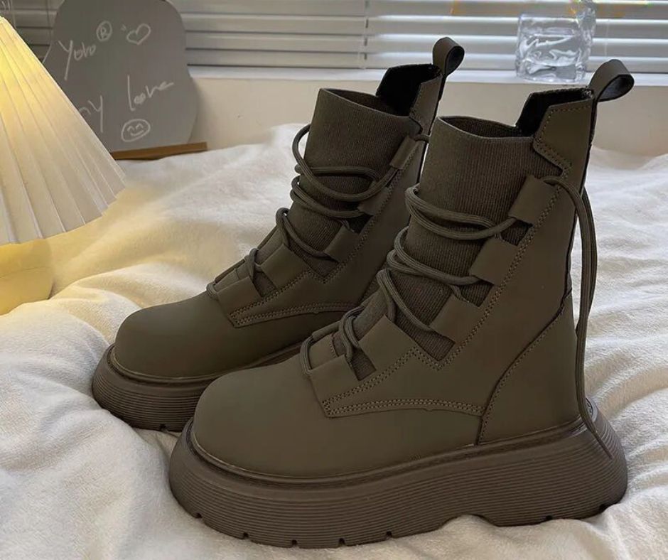 High-Top Chunky Boots | Streetwear Essential | Bold & Stylish