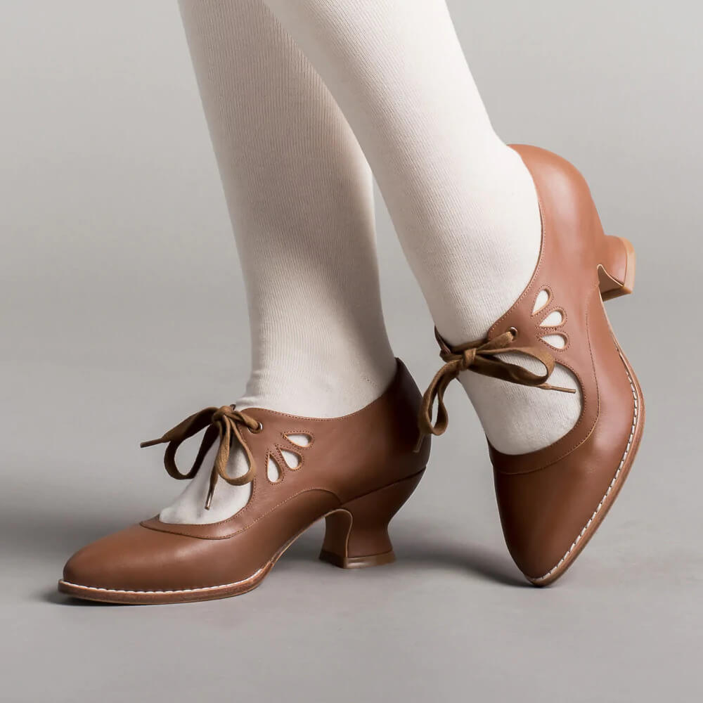 Vintage Lace-Up Leather Shoes | Retro Elegance | Comfortable Low Heel