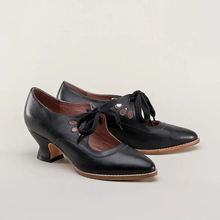 Vintage Lace-Up Leather Shoes | Retro Elegance | Comfortable Low Heel