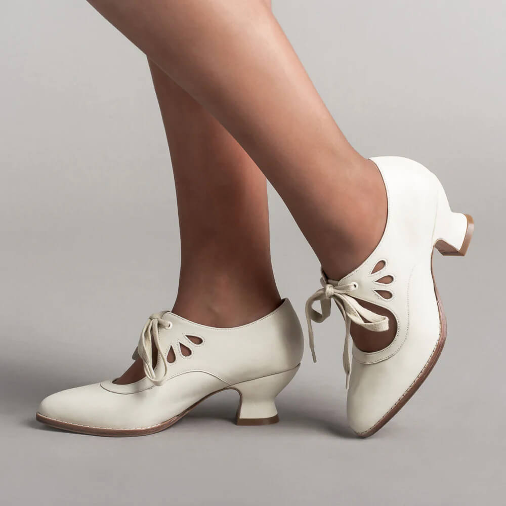 Vintage Lace-Up Leather Shoes | Retro Elegance | Comfortable Low Heel