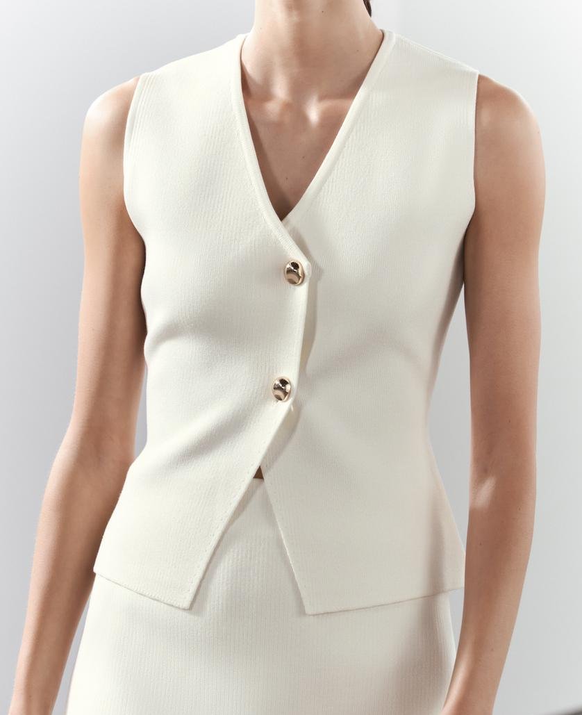 Sleeveless Buttoned Vest | Elegant & Timeless | Chic Layering Piece