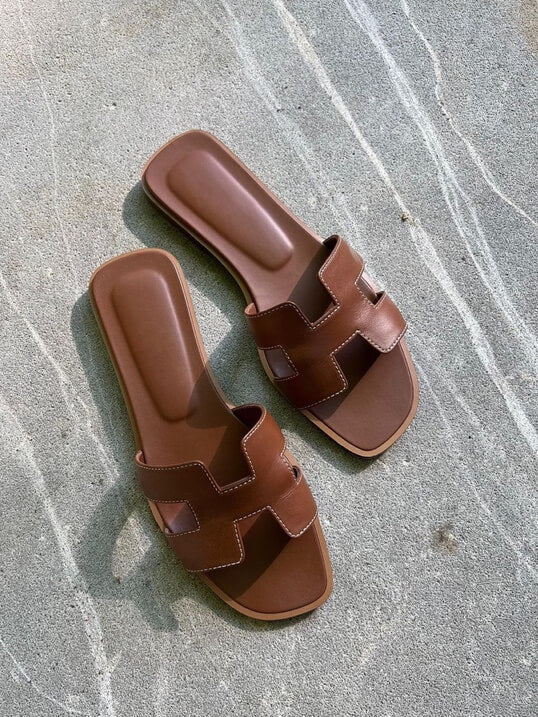 Minimalist Flat Sandals | Cut-Out Design | Elegant & Comfortable